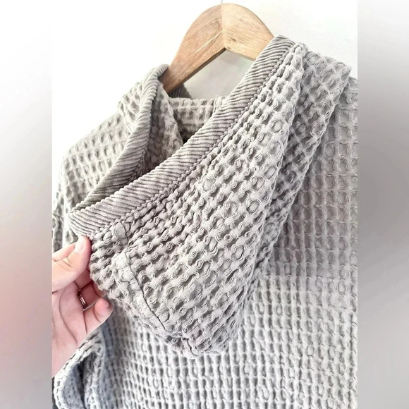 Monodoc LA Gray Hooded Waffle Knit Button Front Long Cardigan Jacket Size Medium - Picture 13 of 16